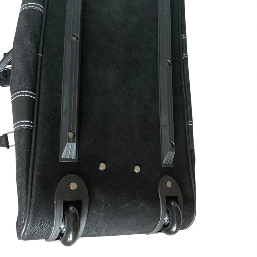 Sovrano black rolling bag duffle golfers bag